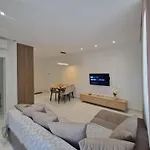 Joel Family Apartment's Center アパート ゴーレム