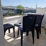 アパート Joel Family Apartment's Center ゴーレム