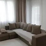 Joel Family Apartment's Center アパート ゴーレム