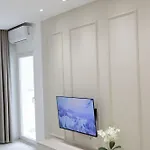 Joel Family Apartment's Center * ゴーレム