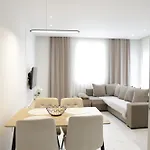 Joel Family Apartment's Center アパート *