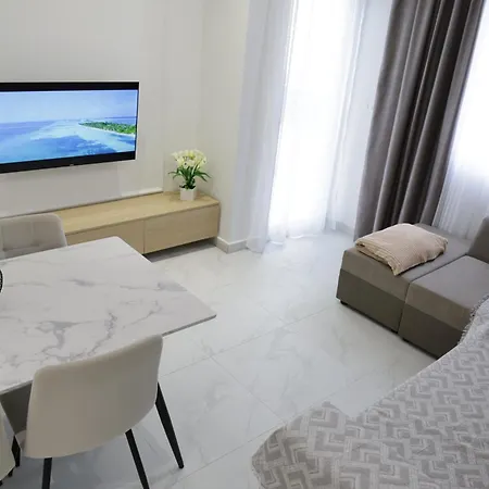 Joel Family Apartment's Center アパート