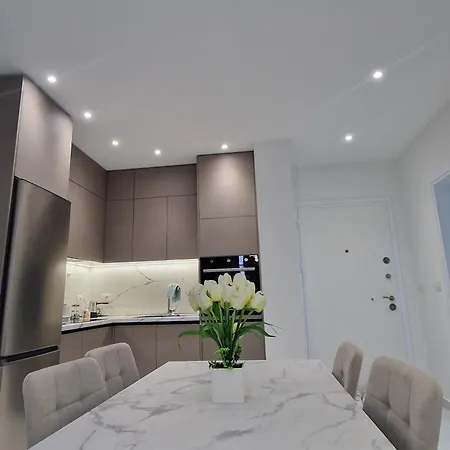 Joel Family Apartment's Center Apartment