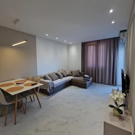 Joel Family Apartment's Center Apartment *