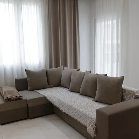 Joel Family Apartment's Center Lägenhet Golem (Tirana)
