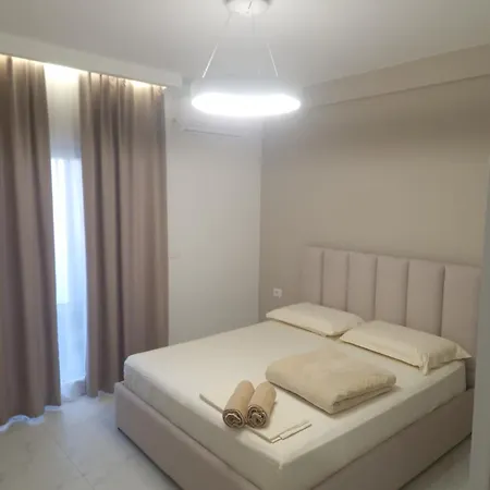 Joel Family Apartment's Center Appartamento *