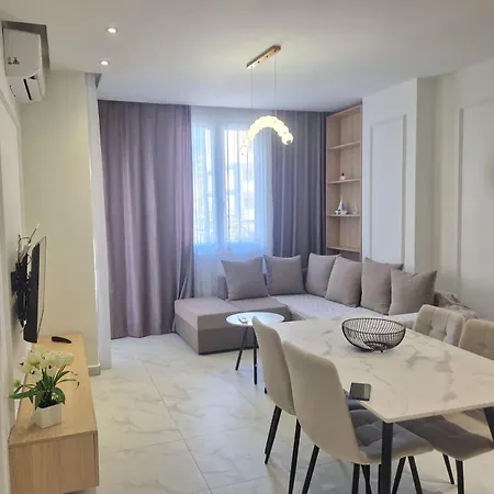 شقة Joel Family Apartment's Center غوليم