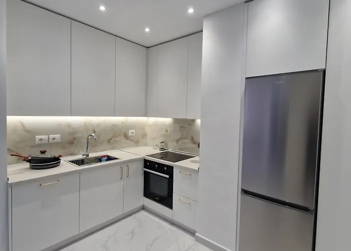 Joel Family Apartment's Center * Golem (Tirana)