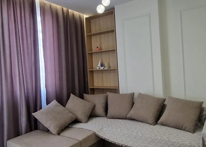 Joel Family Apartment's Center Golem (Tirana)