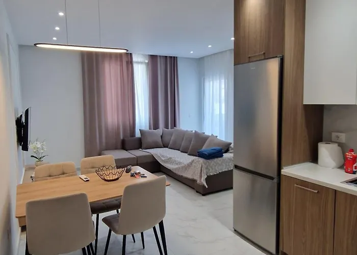Joel Family Apartment's Center * Golem (Tirana)