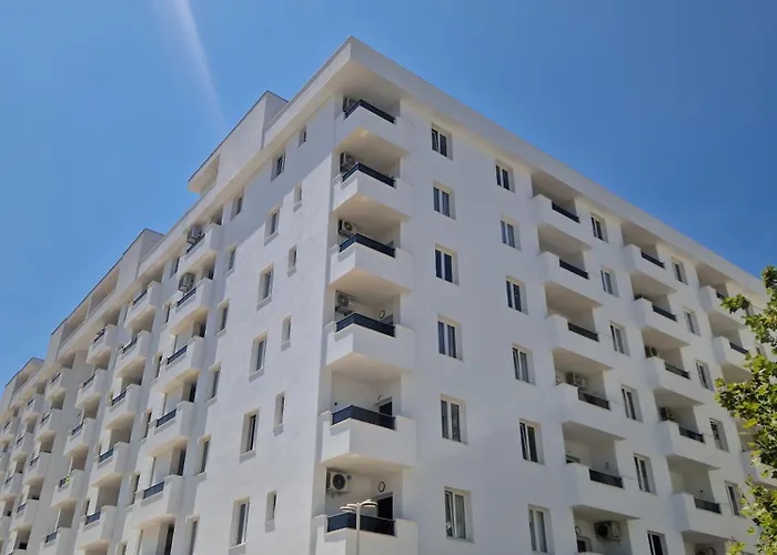 Joel Family Apartment's Center Apartament Golem (Tirana)